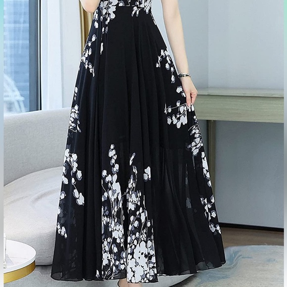 NWT Five Cats A-line Cherry Blossom Silky Maxi Dress US Sz US 8, 10 - Picture 5 of 9